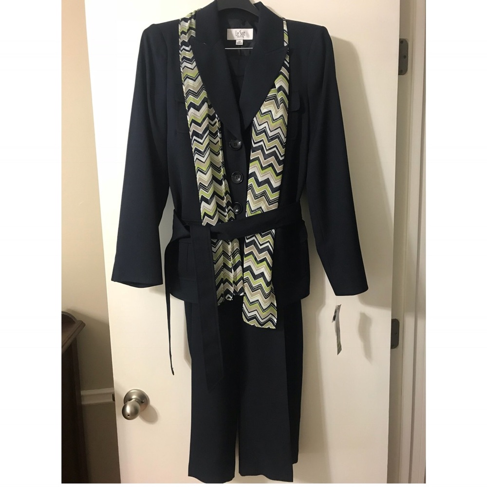 NWT 12P LeSuit navy pantsuit belted jacket & scarf